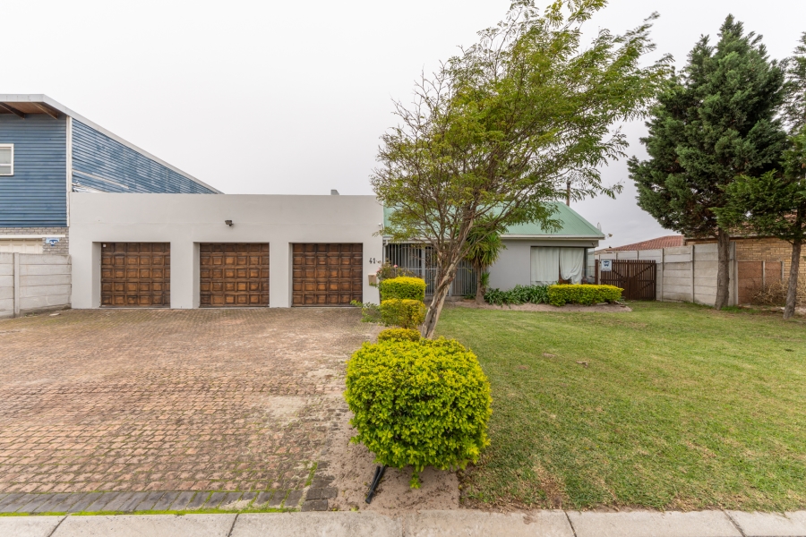 4 Bedroom Property for Sale in Rouxville Western Cape